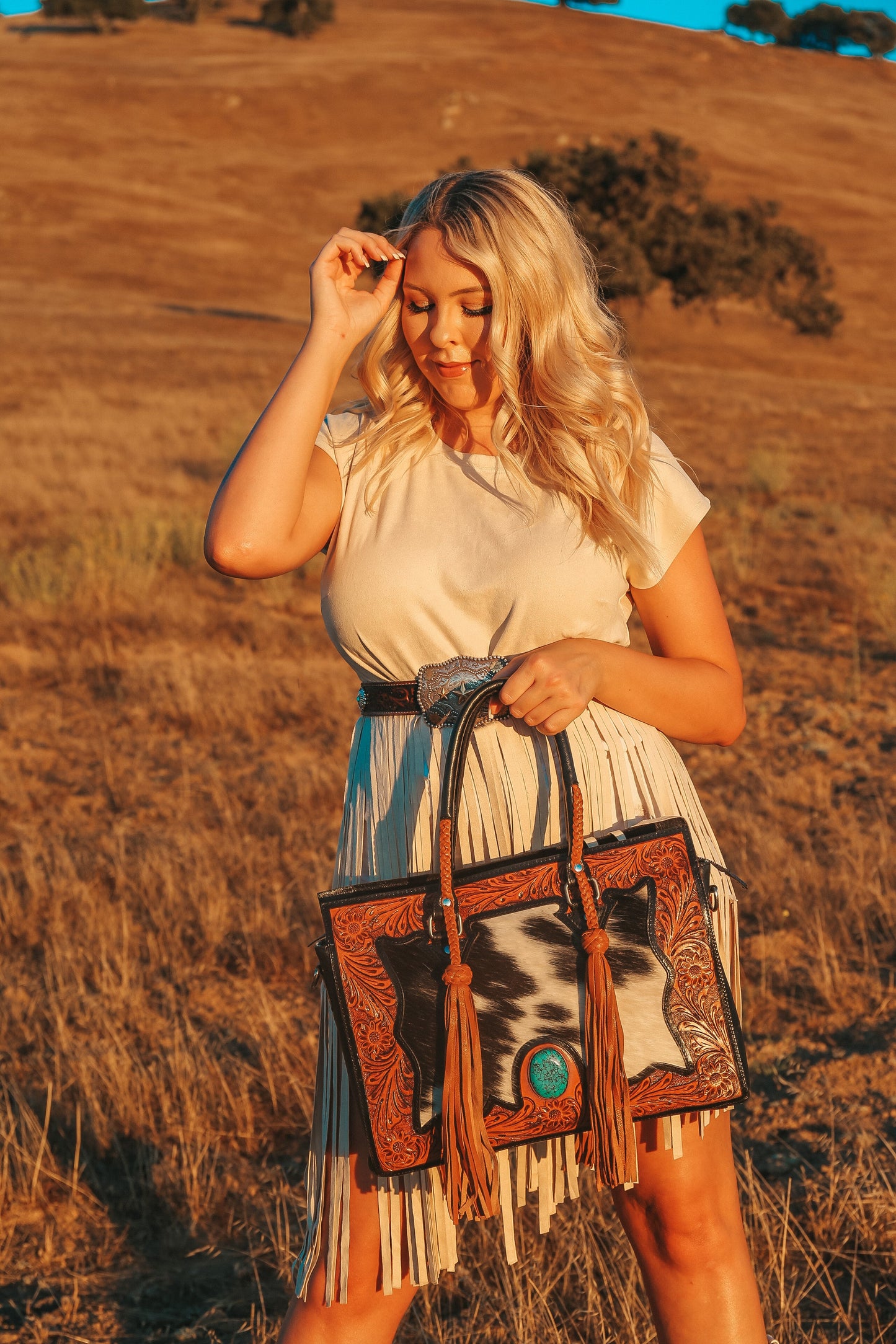 The Nashville Gunner (No Fringe) Tooled Cowhide Tote Purse