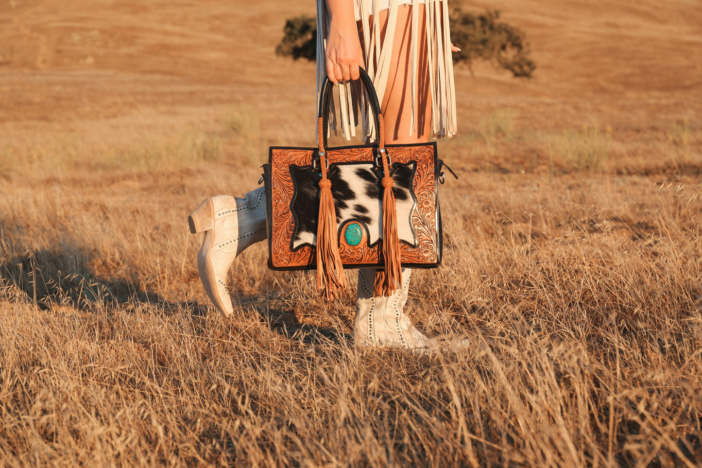 The Nashville Gunner (No Fringe) Tooled Cowhide Tote Purse