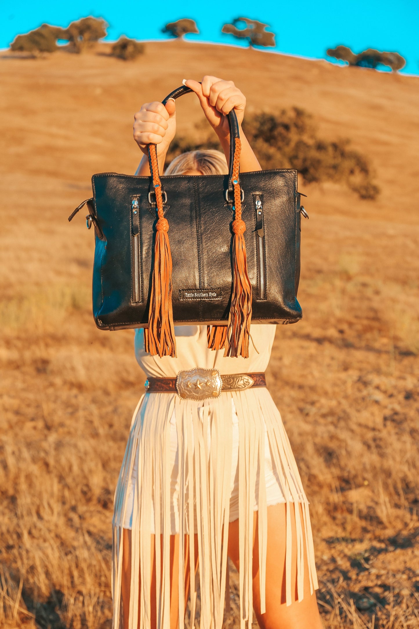 The Nashville Gunner (No Fringe) Tooled Cowhide Tote Purse