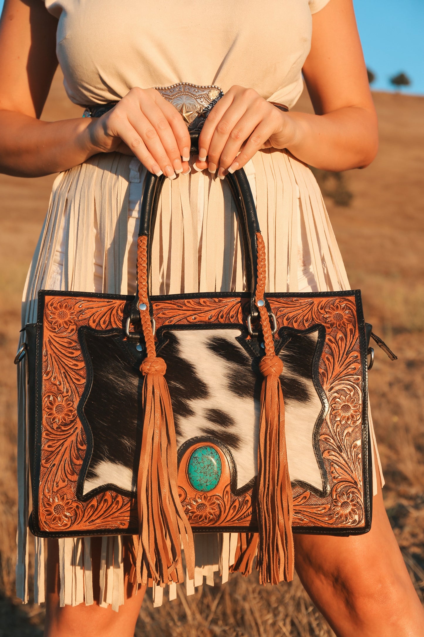 The Nashville Gunner (No Fringe) Tooled Cowhide Tote Purse