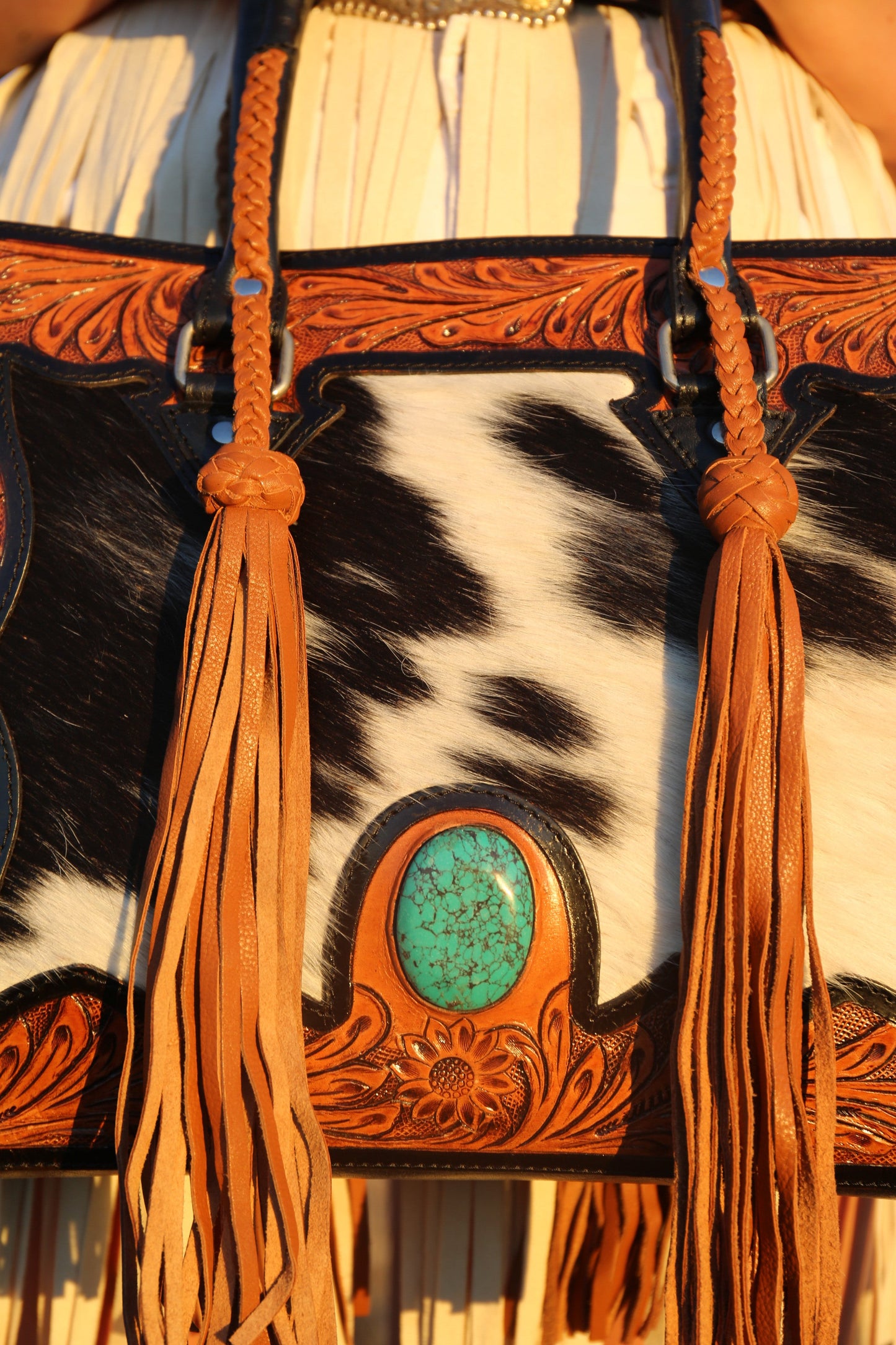 The Nashville Gunner (No Fringe) Tooled Cowhide Tote Purse